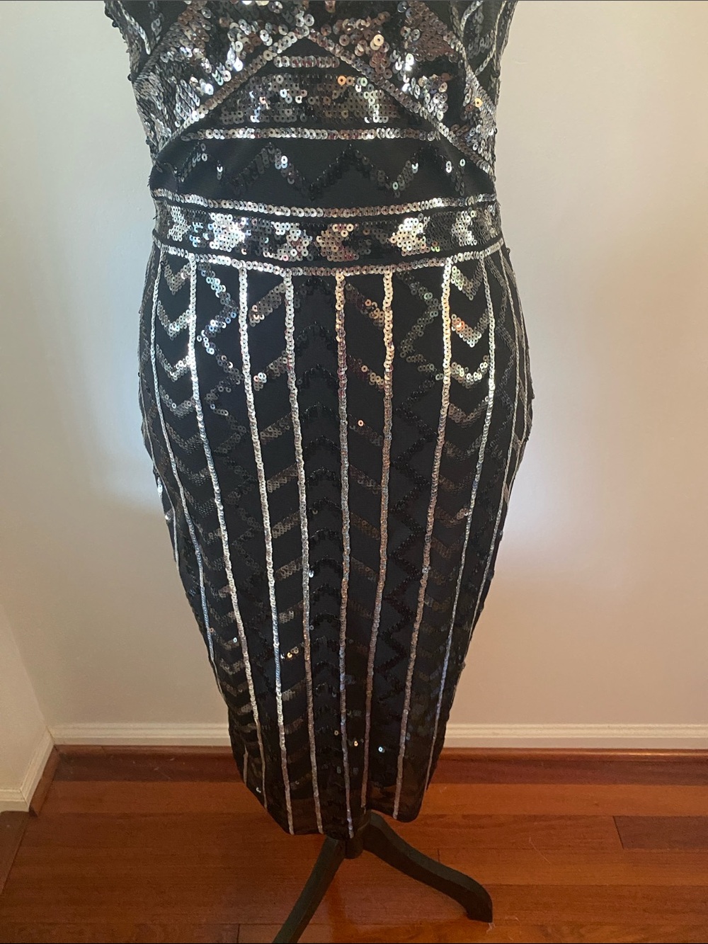 Express size XS sequined black/silver dress - Picture 3 of 7